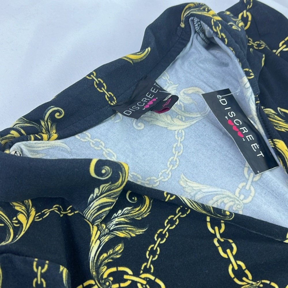Discreet Dress with Iconic Design